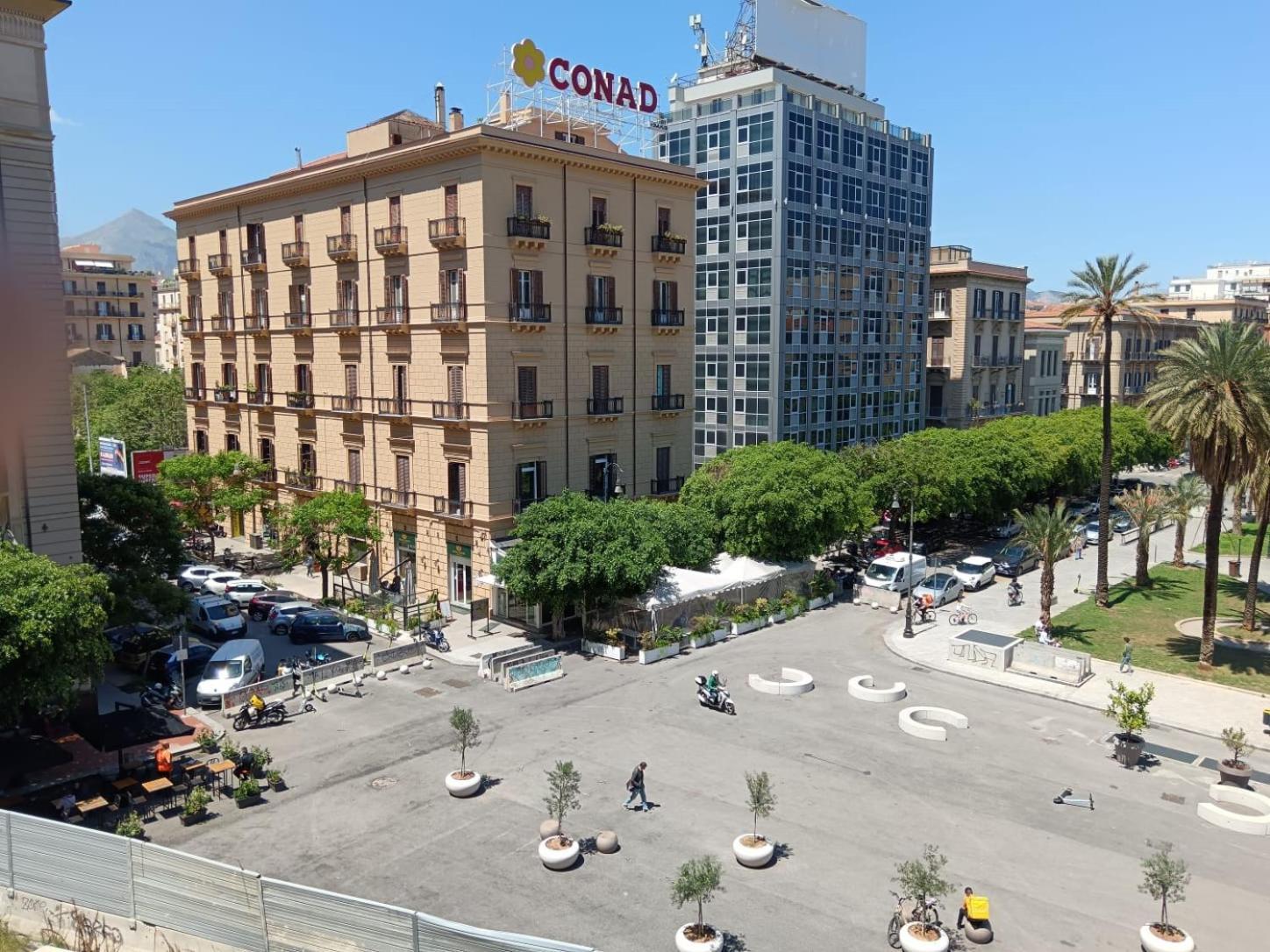 Politeama Suite Palermo Esterno foto